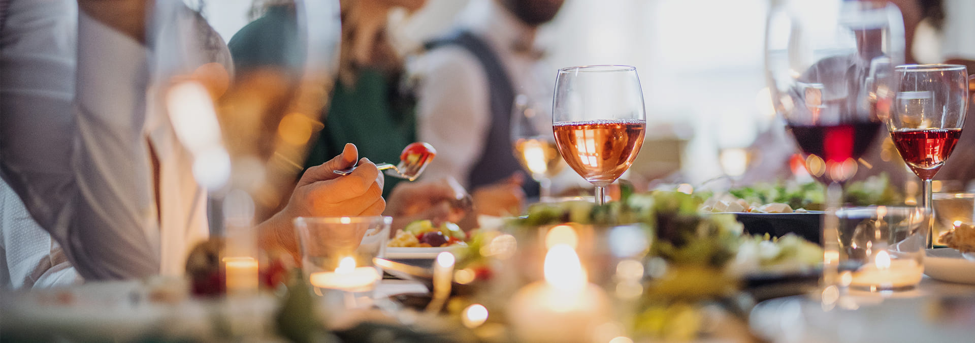 Catering til bryllup & konfirmation, vi tilbyder både bryllupbuffet og mad ud af huset